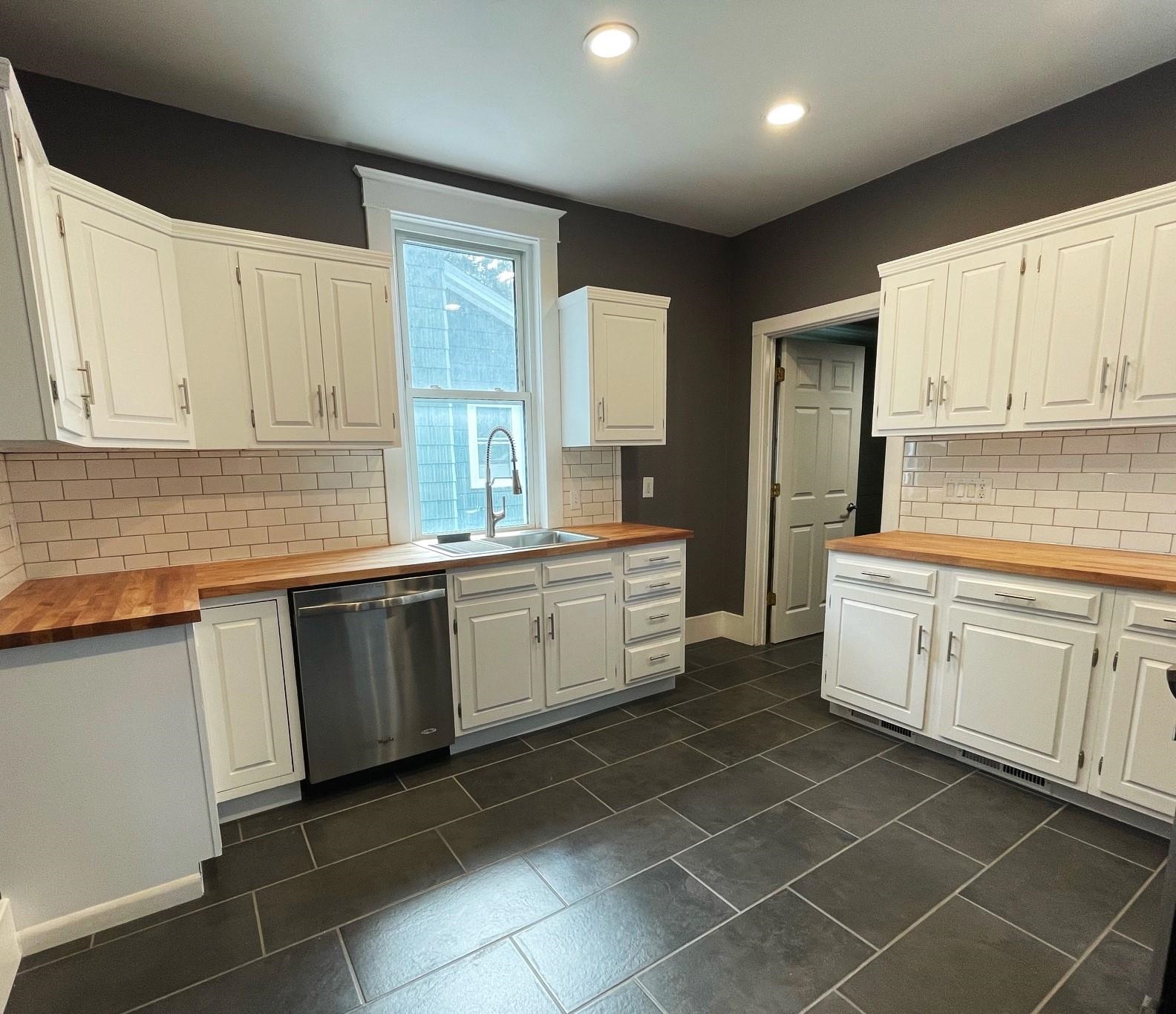415 North Sheridan Street Bay City, MI 48708 - Photo 7 of 26