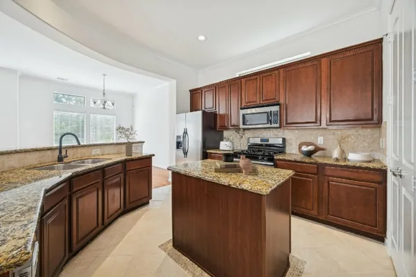 $2,650 | 5210 Petty Street, Unit A, Houston, TX 77007