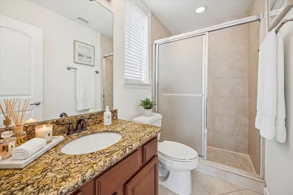 $2,650 | 5210 Petty Street, Unit A, Houston, TX 77007