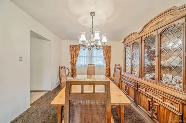 $750,000 | 10 Penelope Drive, East Setauket, NY 11733