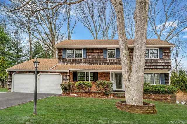 $750,000 | 10 Penelope Drive, East Setauket, NY 11733