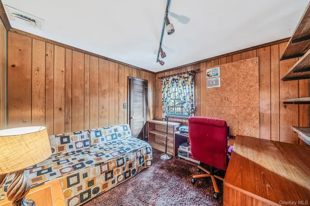 $750,000 | 10 Penelope Drive, East Setauket, NY 11733