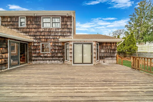 $750,000 | 10 Penelope Drive, East Setauket, NY 11733