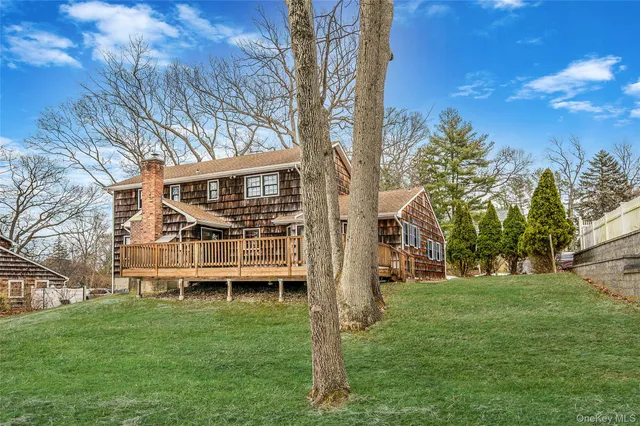 $750,000 | 10 Penelope Drive, East Setauket, NY 11733