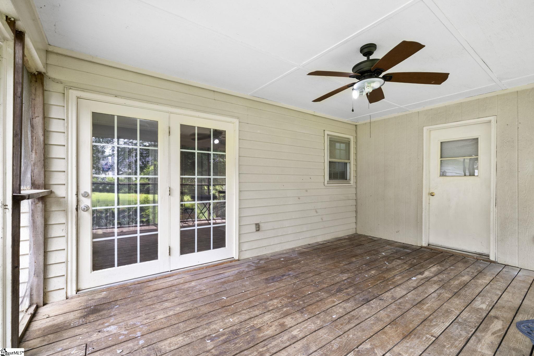 200 Barry Drive Greer, SC 29650 - Photo 11 of 29