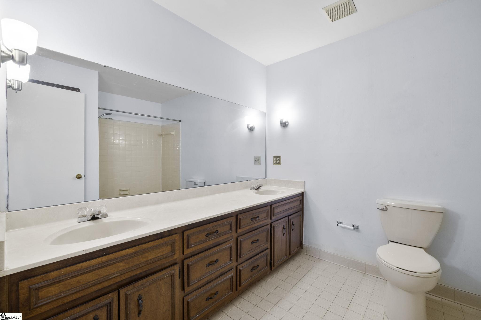 200 Barry Drive Greer, SC 29650 - Photo 20 of 29