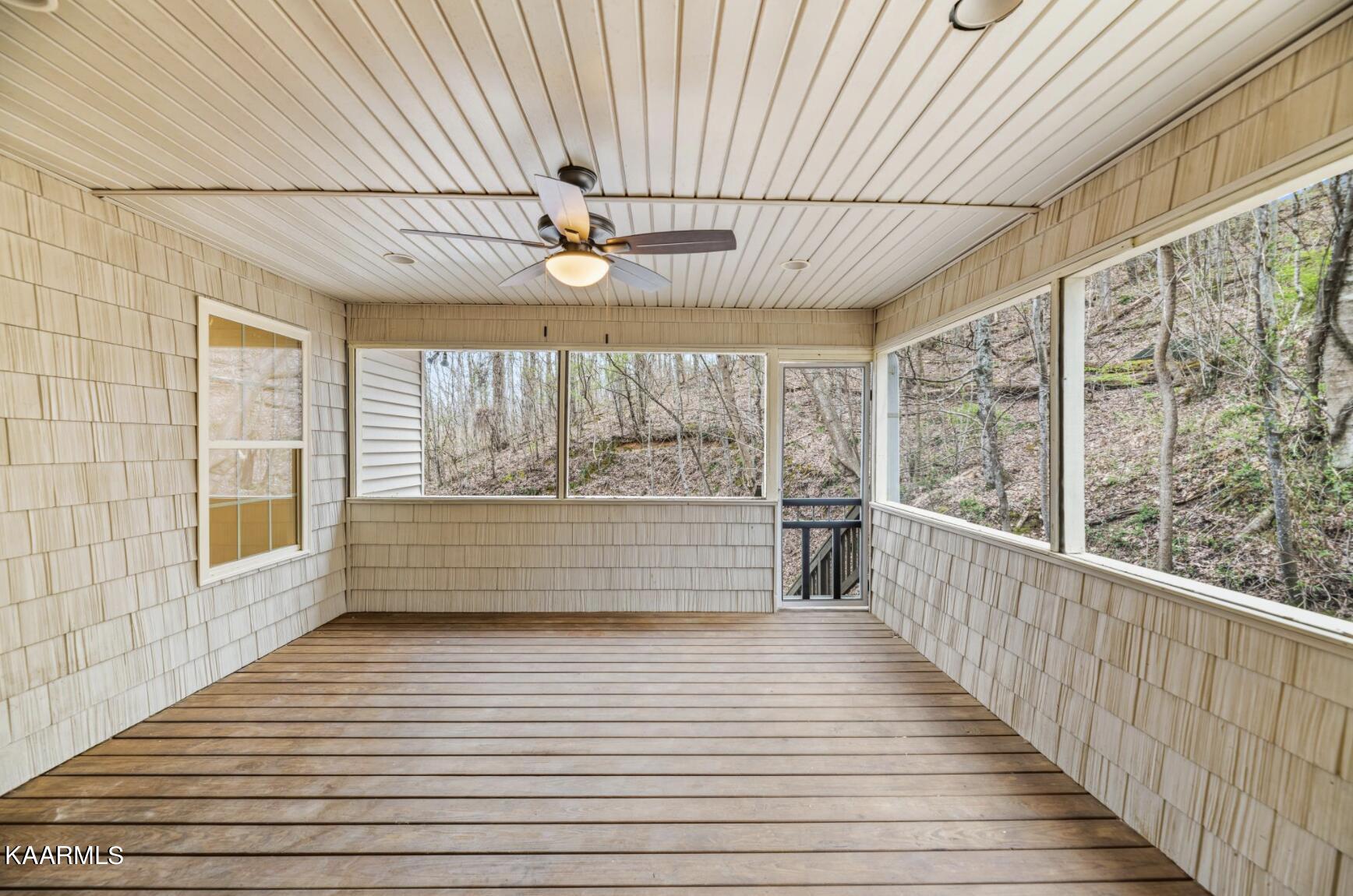 8605 Parker Drive Corryton, TN 37721 - Photo 16 of 29 Screen Shot 2022-04-05 at 11.03.32 AM