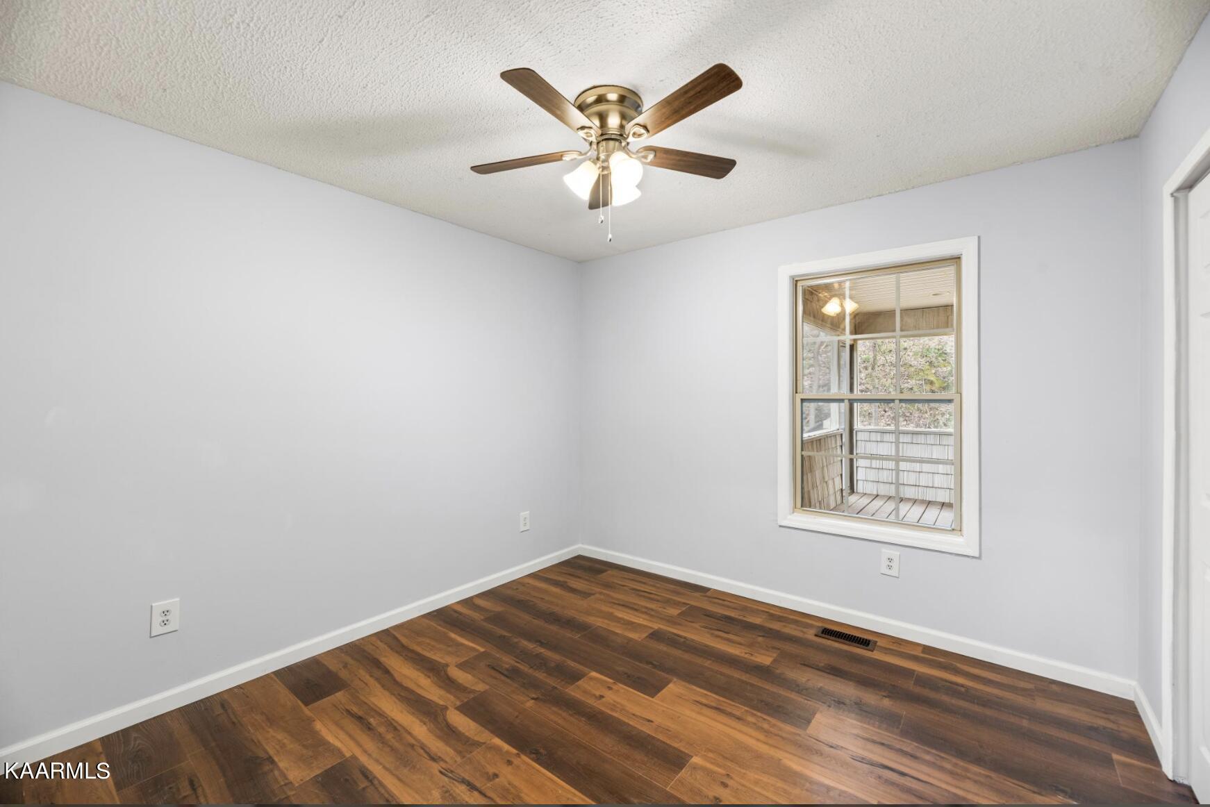 8605 Parker Drive Corryton, TN 37721 - Photo 18 of 29 Screen Shot 2022-04-05 at 11.04.09 AM