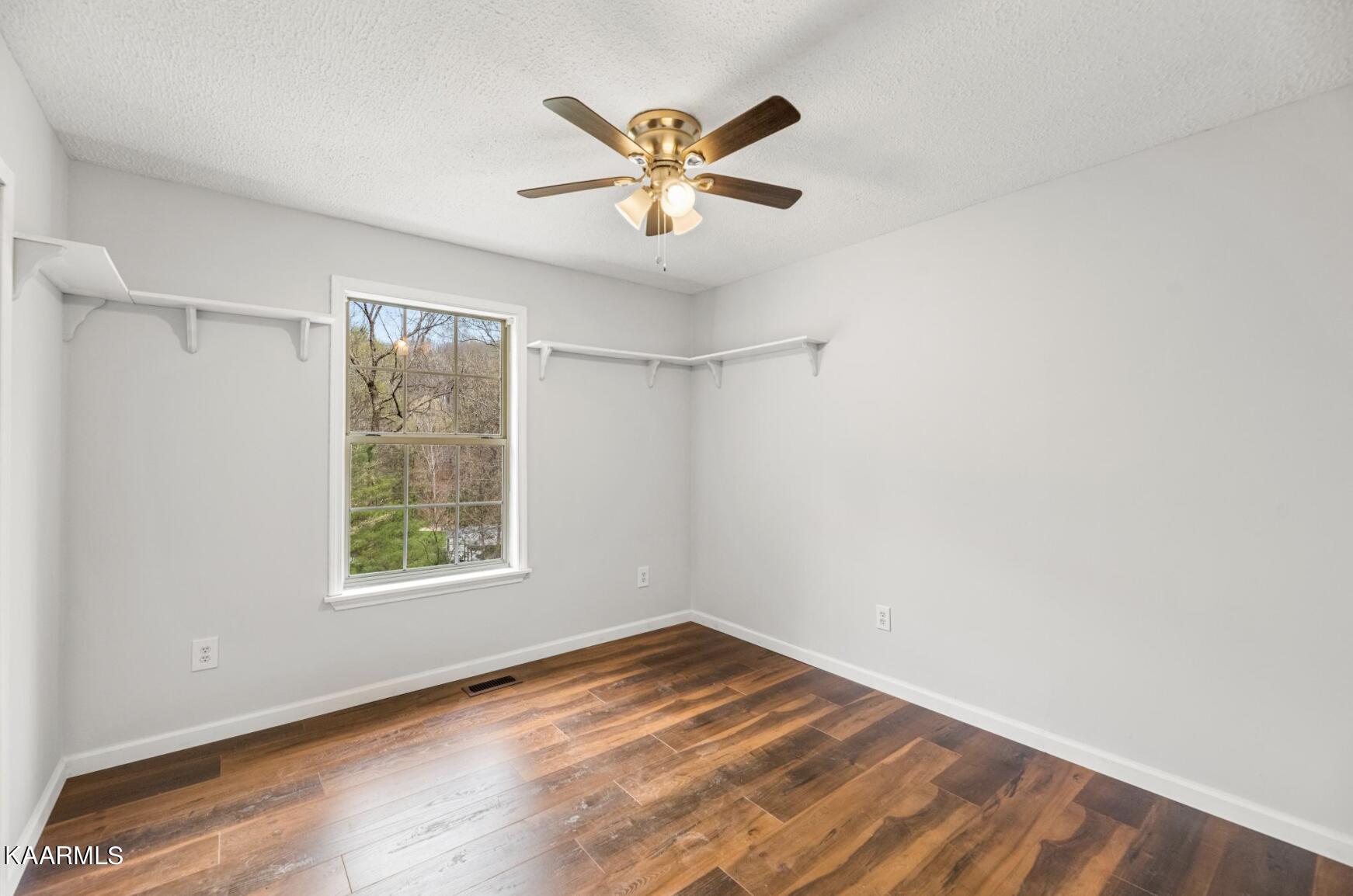 8605 Parker Drive Corryton, TN 37721 - Photo 20 of 29 Screen Shot 2022-04-05 at 11.04.31 AM