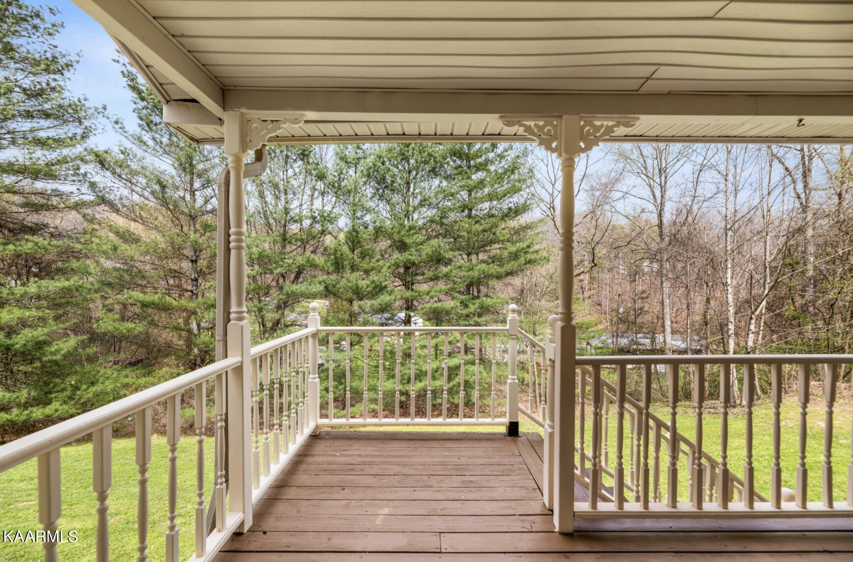 8605 Parker Drive Corryton, TN 37721 - Photo 3 of 29 Screen Shot 2022-04-05 at 11.00.44 AM