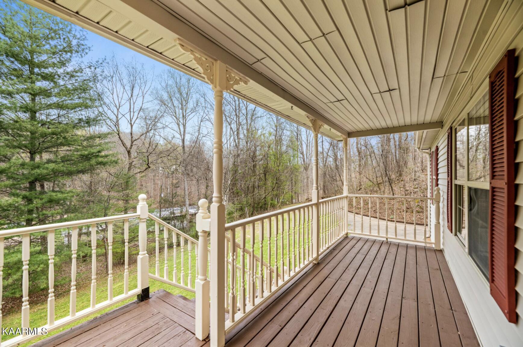 8605 Parker Drive Corryton, TN 37721 - Photo 4 of 29 Screen Shot 2022-04-05 at 11.00.55 AM