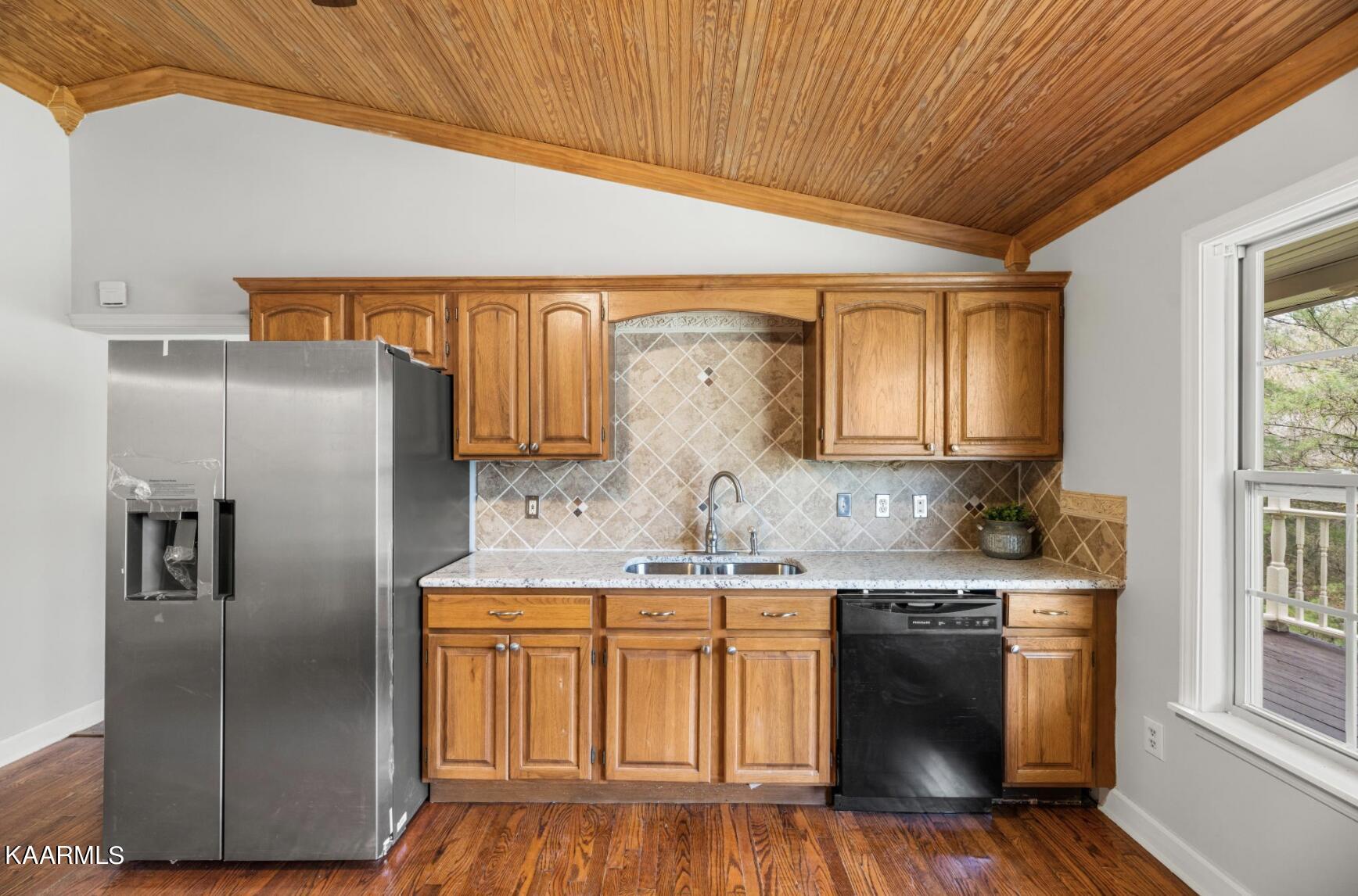 8605 Parker Drive Corryton, TN 37721 - Photo 9 of 29 Screen Shot 2022-04-05 at 11.02.07 AM