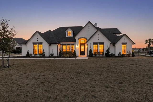 $680,000 | 2904 Terrytown Drive, Ennis, TX 75119