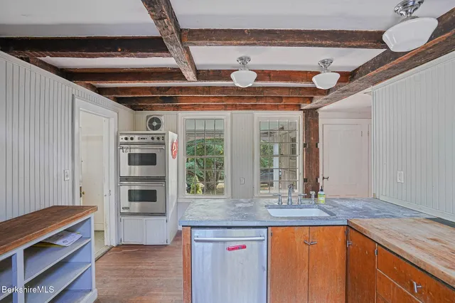 $350,000 | 2105 South Undermountain Road, Sheffield, MA 01257