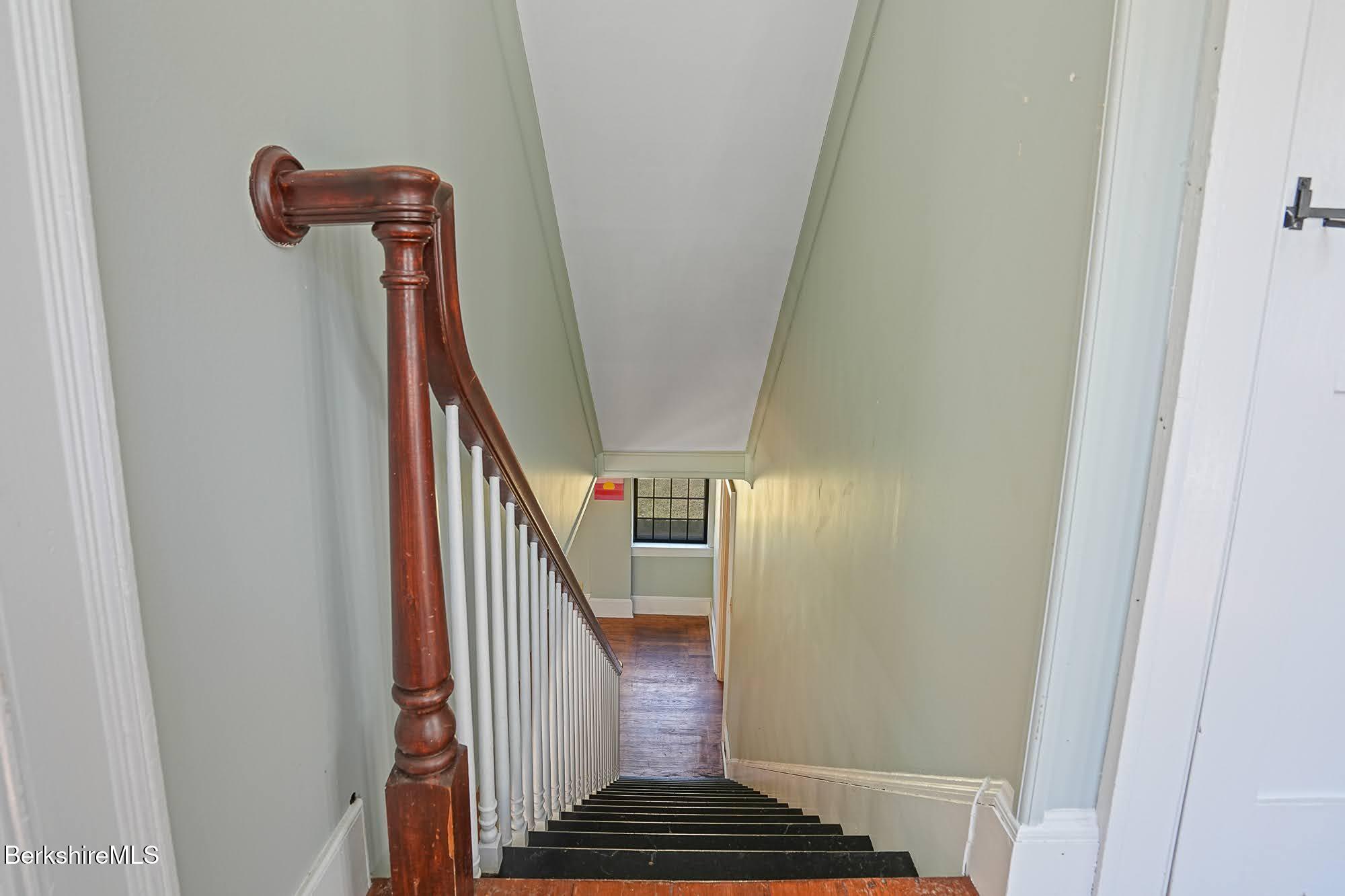 2105 South Undermountain Road Sheffield, MA 01257 - Photo 19 of 35 17A front staircase