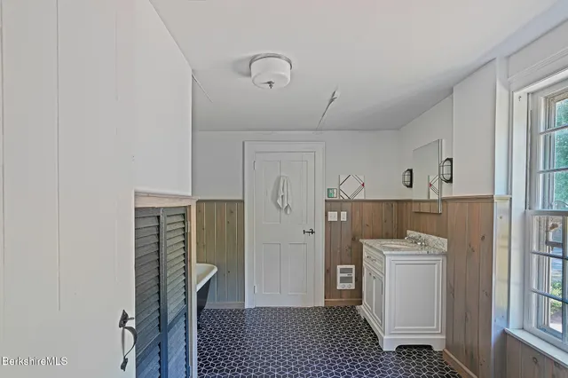 $350,000 | 2105 South Undermountain Road, Sheffield, MA 01257