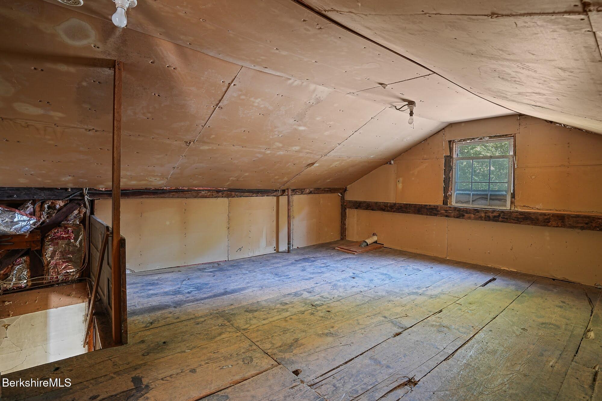 2105 South Undermountain Road Sheffield, MA 01257 - Photo 30 of 35 27 loft over mudroom