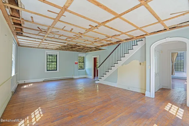 $350,000 | 2105 South Undermountain Road, Sheffield, MA 01257