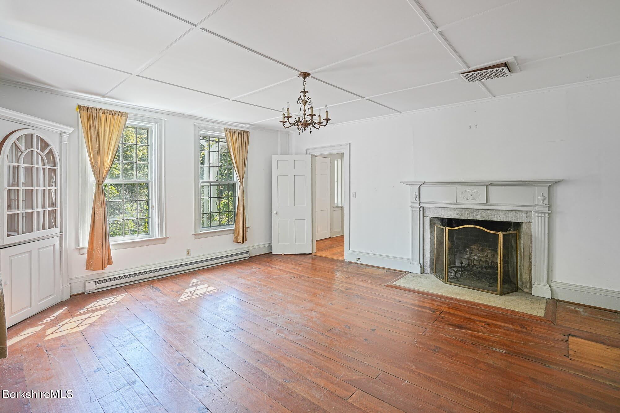 2105 South Undermountain Road Sheffield, MA 01257 - Photo 9 of 35 7 dining room 1