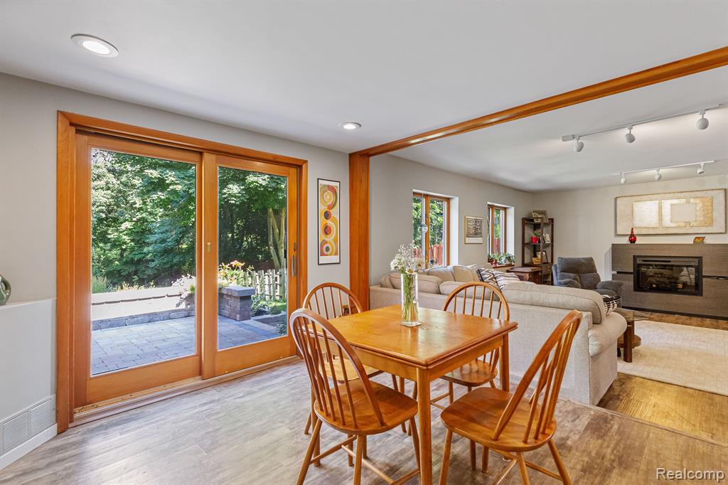 2254 Fairport Road Waterford, MI 48329 - Photo 8 of 48 Gallery Image 8