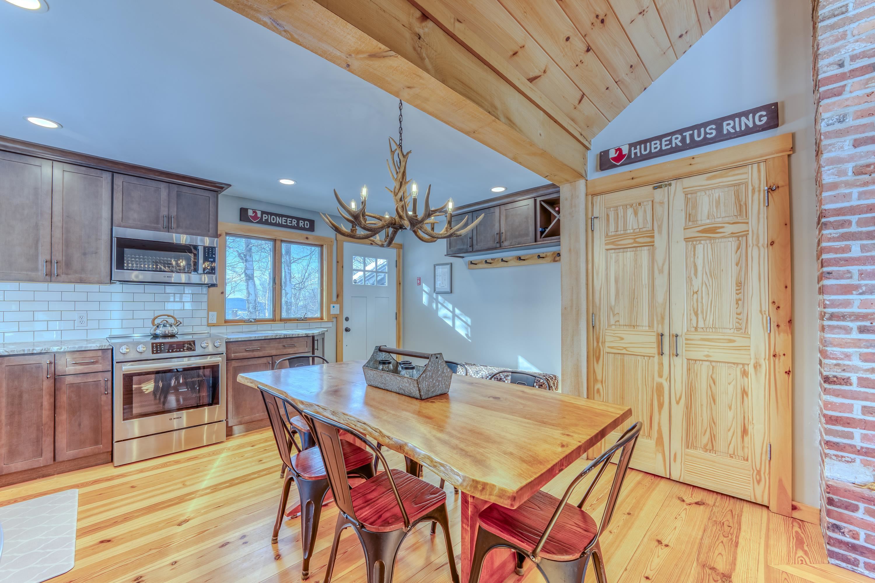 37 Pioneer Road Franconia, NH 03580 - Photo 15 of 58