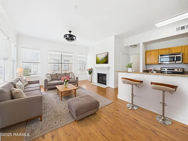 $245,000 | 201 Settlers Trace Boulevard, Unit 3401, Lafayette, LA 70508