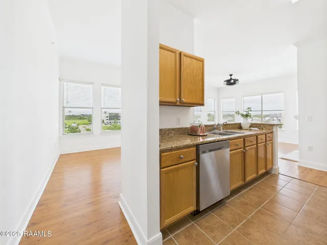 $245,000 | 201 Settlers Trace Boulevard, Unit 3401, Lafayette, LA 70508