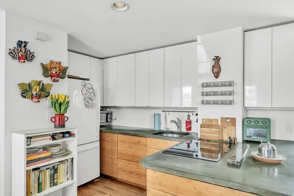 $1,675,000 | 239 Mt Auburn Street, Unit 239, Cambridge, MA 02138