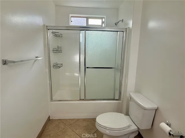 $2,499 | 6917 Woodman Avenue, Unit 7, Van Nuys, CA 91405