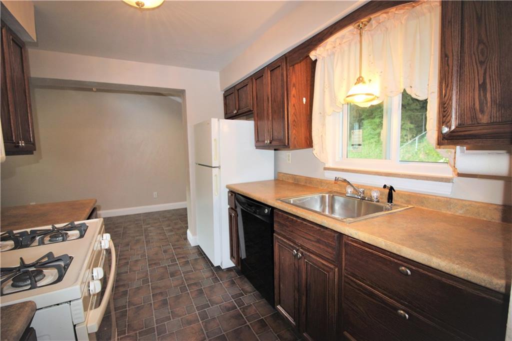 473 Sleepy Hollow Road Pittsburgh, PA 15228 - Photo 7 of 24