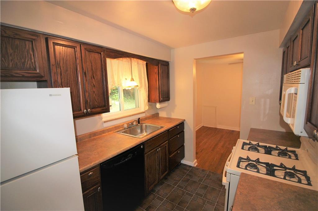 473 Sleepy Hollow Road Pittsburgh, PA 15228 - Photo 9 of 24