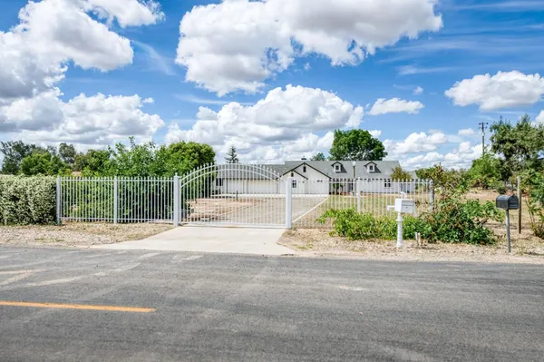 $749,000 | 16564 Monreal Road, Madera, CA 93636