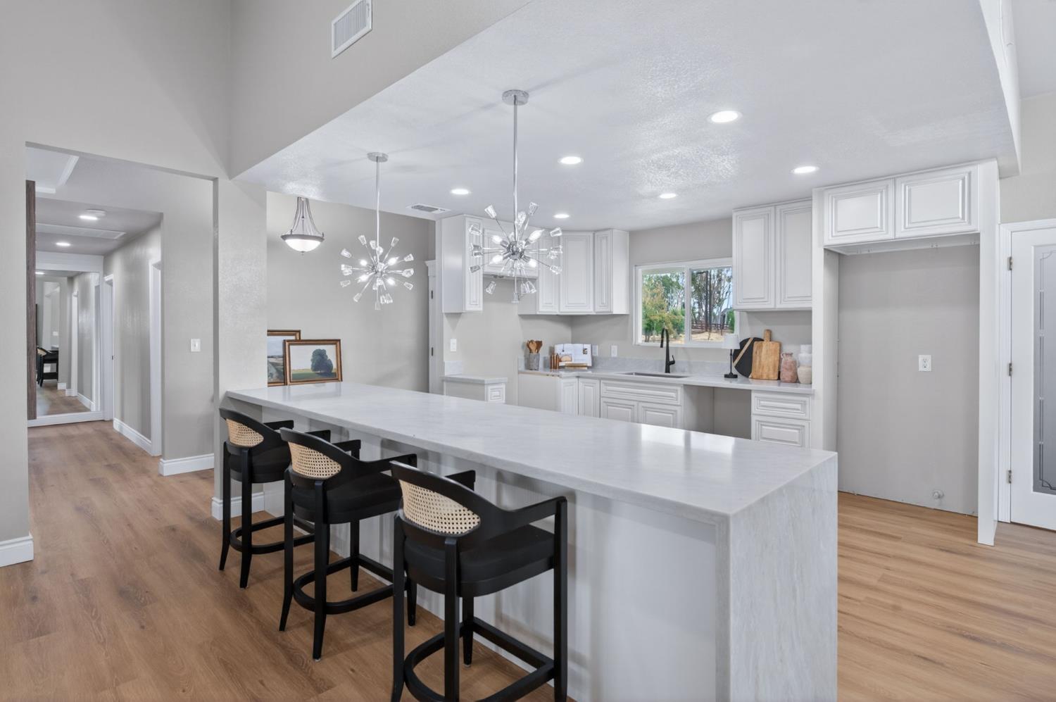 16564 Monreal Road Madera, CA 93636 - Photo 14 of 59