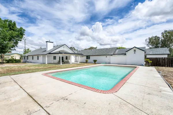 $749,000 | 16564 Monreal Road, Madera, CA 93636