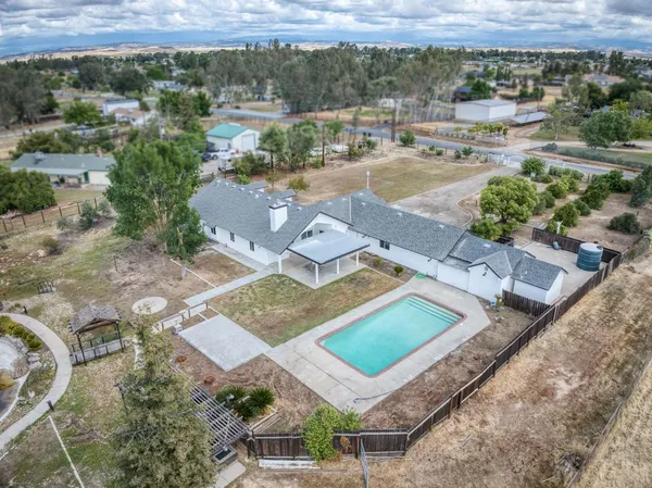 $749,000 | 16564 Monreal Road, Madera, CA 93636