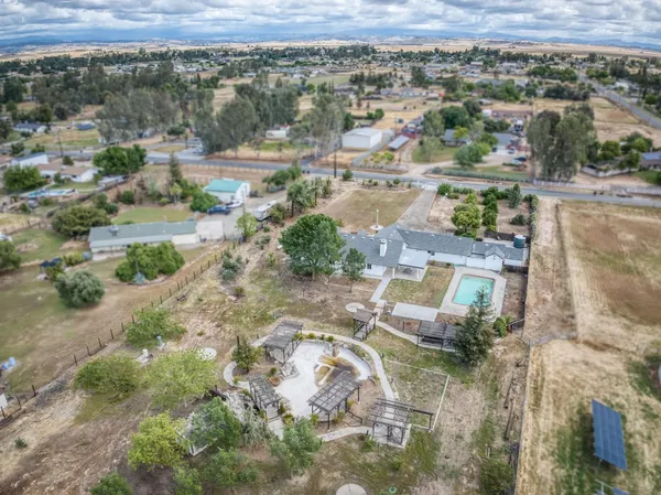 $749,000 | 16564 Monreal Road, Madera, CA 93636