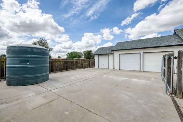 $749,000 | 16564 Monreal Road, Madera, CA 93636