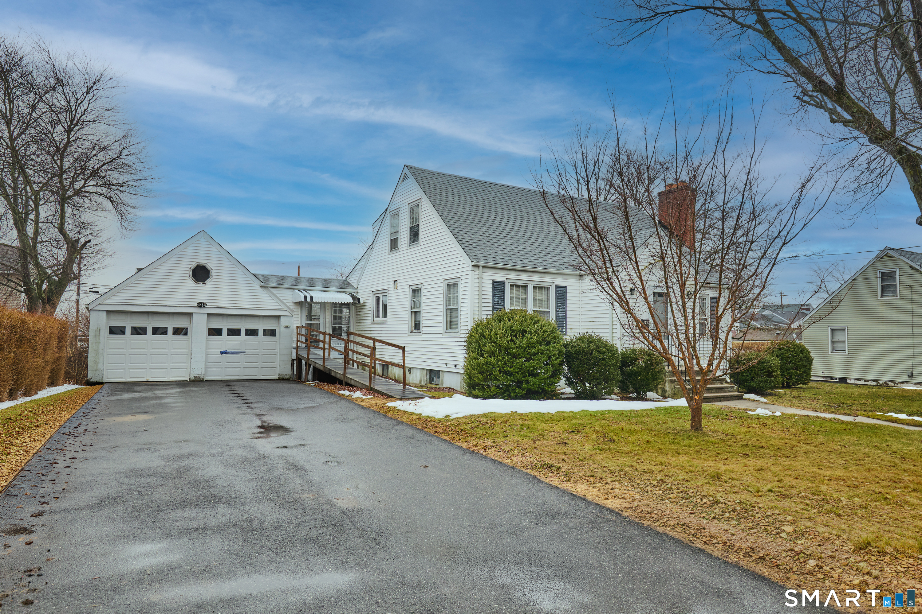 625 Clark Street Bridgeport, CT 06606 - Photo 1 of 1 a view of large house with a yard