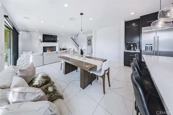 $1,129,000 | 19032 Carranza Lane, Saugus, CA 91350