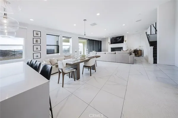 $1,129,000 | 19032 Carranza Lane, Saugus, CA 91350