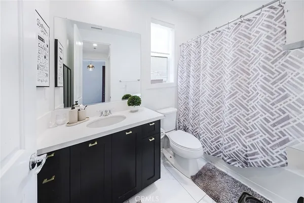 $1,129,000 | 19032 Carranza Lane, Saugus, CA 91350