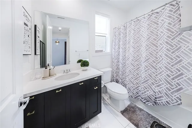 $1,229,000 | 19032 Carranza Lane, Saugus, CA 91350