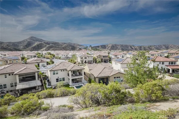 $1,129,000 | 19032 Carranza Lane, Saugus, CA 91350
