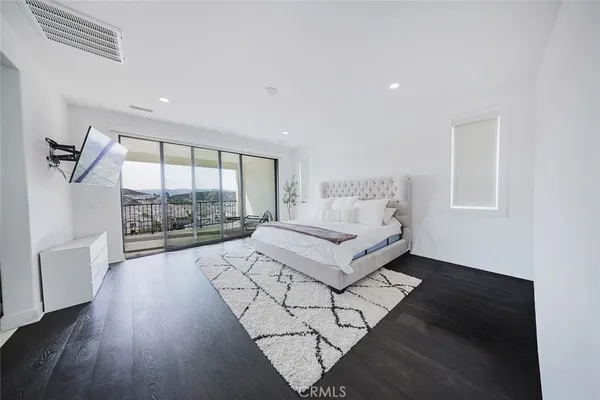 $1,129,000 | 19032 Carranza Lane, Saugus, CA 91350