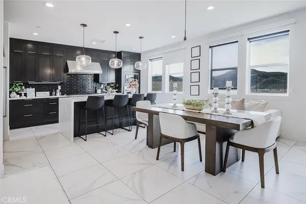 $1,129,000 | 19032 Carranza Lane, Saugus, CA 91350