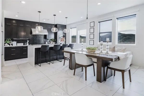 $1,129,000 | 19032 Carranza Lane, Saugus, CA 91350