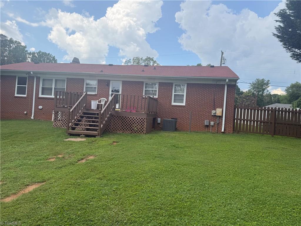 100 Kirk Road Greensboro, NC 27455 - Photo 18 of 42 Spacious deck for outdoor living