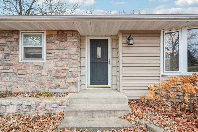 $359,950 | 5450 270th Street, Wyoming, MN 55092