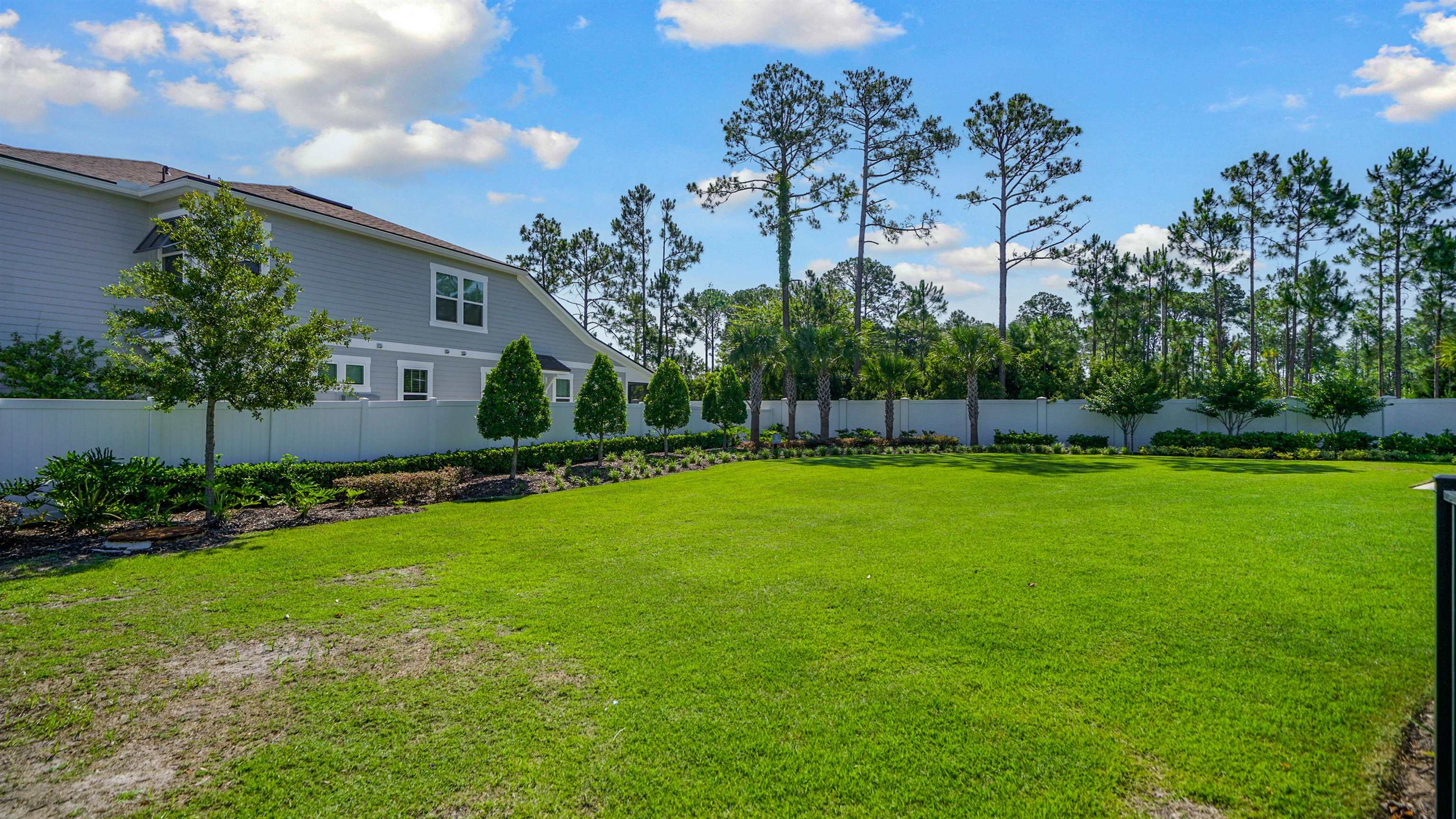 14141 Backbarrier Road Jacksonville, FL 32224 - Photo 41 of 45 a view of house with backyard and garden