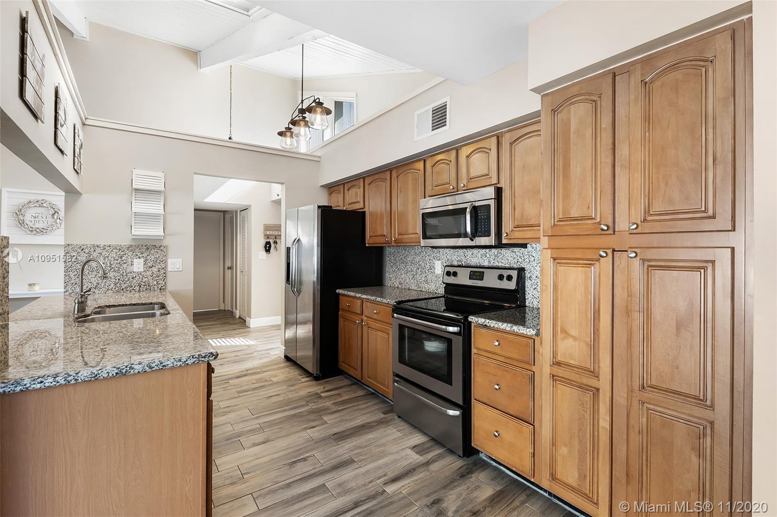 21524 Kapok Circle Boca Raton, FL 33433 - Photo 4 of 25